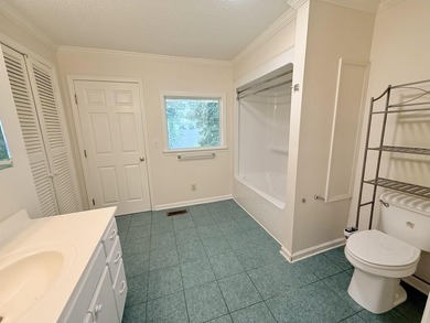 This waterfront home sits on Pickwick Lake. With 119 ft of - photo 11