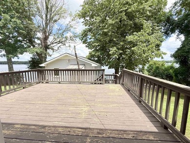This waterfront home sits on Pickwick Lake. With 119 ft of - photo 15