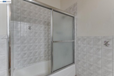 GREAT INVESTMENT! Live upstairs. Rent downstairs. Let San - photo 18