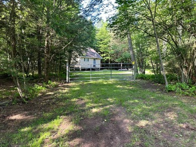 Welcome to your ultimate secluded hunting retreat nestled in - photo 2