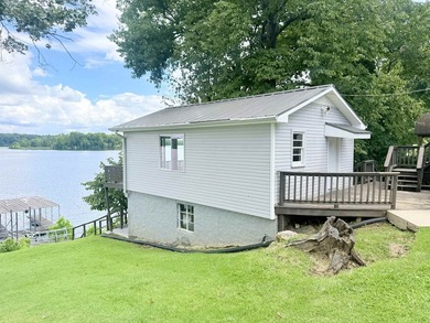 This waterfront home sits on Pickwick Lake. With 119 ft of - photo 32