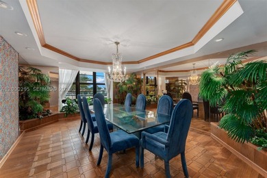Corner unit in immaculate condition showcasing beautiful - photo 1
