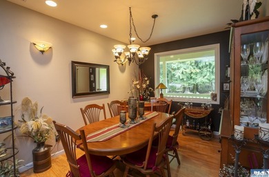 Tucked into the sought-after Panorama Vista community near - photo 9