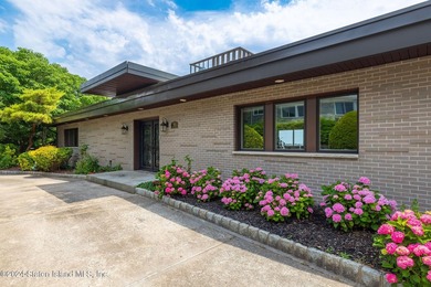 Introducing 90 Flagg Place, a stunning hillside residence in the - photo 6