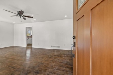 Move-in ready and beautifully renovated, this spacious 4-bedroom - photo 5