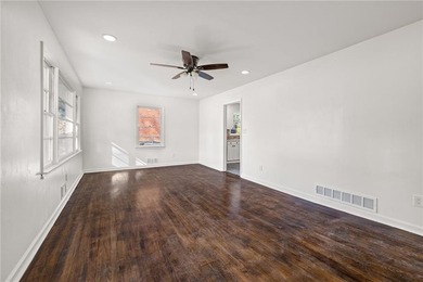 Move-in ready and beautifully renovated, this spacious 4-bedroom - photo 7