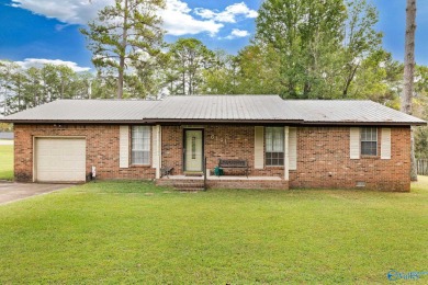 Lake Guntersville Home For Sale in Guntersville Alabama