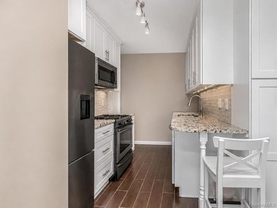 Don't miss this opportunity to own a beautiful renovated - photo 2