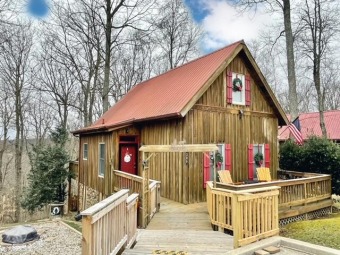 Gorgeous 3 Level Cabin in Beautiful Lake Gated Cumberland - Lake Home Sale Pending in Burnside, Kentucky