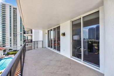 Large 2 bed 2 bath residence at Jackson Tower with panoramic - photo 11