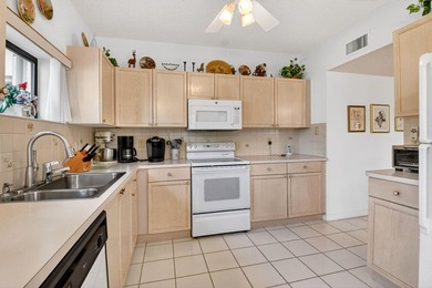 Welcome home to this beautifully maintained first floor condo - photo 18