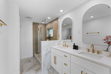 Welcome to Your Waterfront Oasis!
Discover the perfect blend of - photo 19