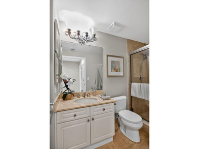 Large 2 bed 2 bath residence at Jackson Tower with panoramic - photo 28