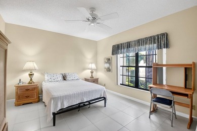 Welcome home to this beautifully maintained first floor condo - photo 29