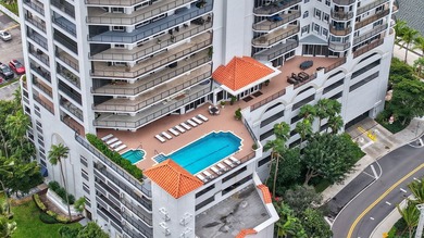 Large 2 bed 2 bath residence at Jackson Tower with panoramic - photo 31