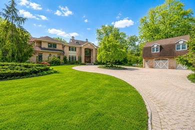 Step into a truly extraordinary 7,400 sq ft majestic Colonial - photo 2