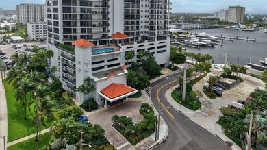 Large 2 bed 2 bath residence at Jackson Tower with panoramic - photo 38