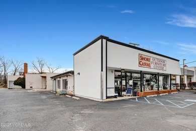 Great buy! Warehouse plus retail in prime location on Rt 35 - photo 4