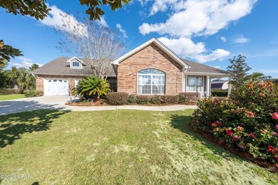 Spacious 3-bedroom, 2-bath traditional ranch-style brick home - photo 5