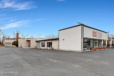 Great buy! Warehouse plus retail in prime location on Rt 35 - photo 5