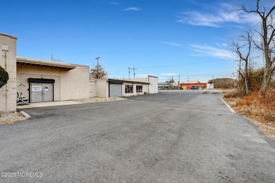 Great buy! Warehouse plus retail in prime location on Rt 35 - photo 7