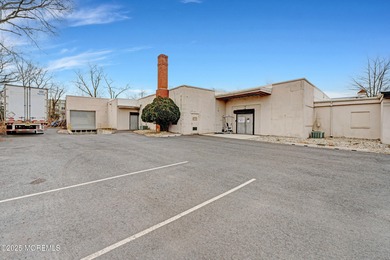 Great buy! Warehouse plus retail in prime location on Rt 35 - photo 8