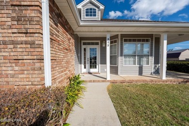 Spacious 3-bedroom, 2-bath traditional ranch-style brick home - photo 9