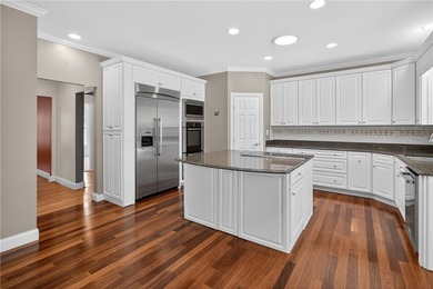 Welcome to this beautifully maintained 3 bedroom, 3 full bath - photo 10