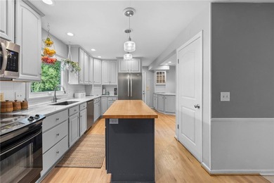 Welcome home to this beautiful 4-bedroom, 2.5-bath Colonial - photo 8