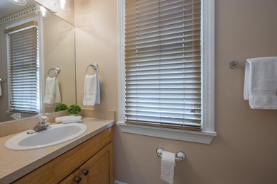 Beautifully maintained Golf Club home overlooking the 17th hole - photo 14