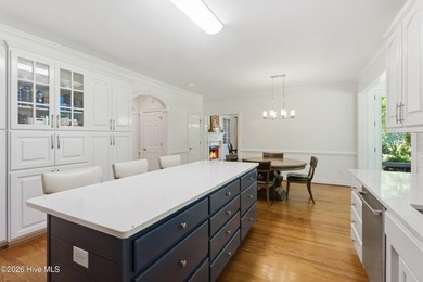 Welcome to this sprawling Trent Woods, all-brick, 5-bedroom - photo 17