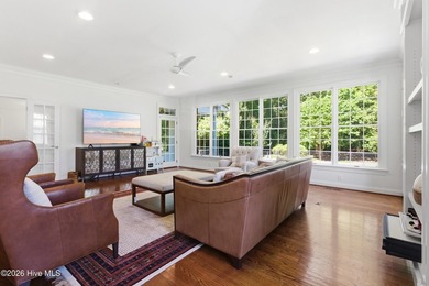 Welcome to this sprawling Trent Woods, all-brick, 5-bedroom - photo 18