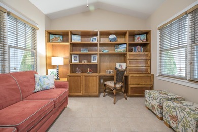 Beautifully maintained Golf Club home overlooking the 17th hole - photo 19