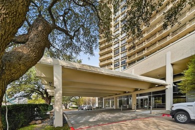 Investment property at $2150 a mo income! Pied-a-terre on the