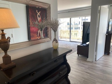 Investment property at $2150 a mo income! Pied-a-terre on the