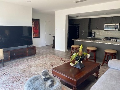 Investment property at $2150 a mo income! Pied-a-terre on the