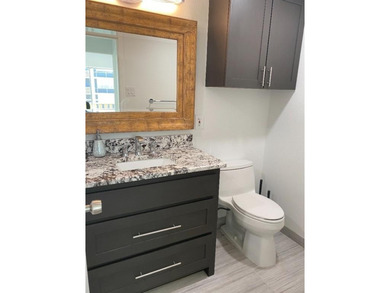 Investment property at $2150 a mo income! Pied-a-terre on the