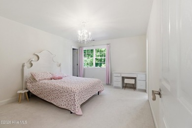 Welcome to this sprawling Trent Woods, all-brick, 5-bedroom - photo 32
