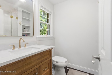 Welcome to this sprawling Trent Woods, all-brick, 5-bedroom - photo 33