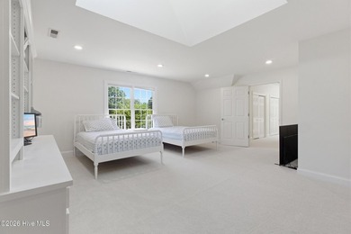 Welcome to this sprawling Trent Woods, all-brick, 5-bedroom - photo 36