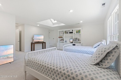 Welcome to this sprawling Trent Woods, all-brick, 5-bedroom - photo 37