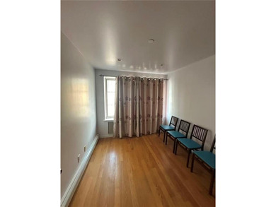 Beautiful condo total SQFT 914. 3Bedrooms, 2Baths. Year Built - photo 8