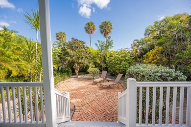 Beautifully maintained Golf Club home overlooking the 17th hole - photo 45