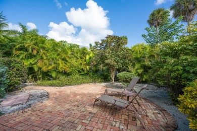 Beautifully maintained Golf Club home overlooking the 17th hole - photo 46
