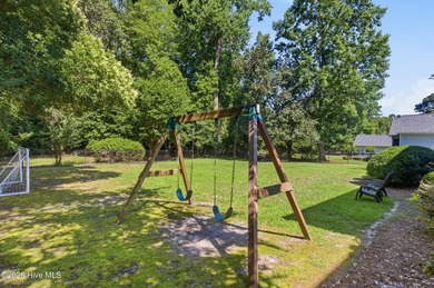 Welcome to this sprawling Trent Woods, all-brick, 5-bedroom - photo 50