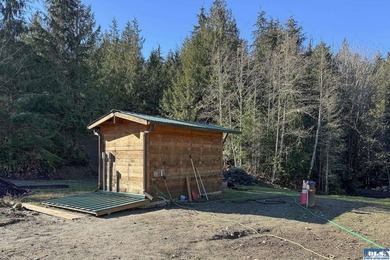 An exceptional 5-acre parcel defined by scenic beauty and - photo 10