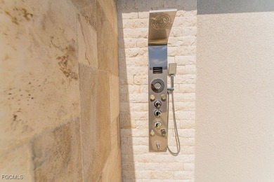 Enjoy this stunning and exquisite property, meticulously - photo 50