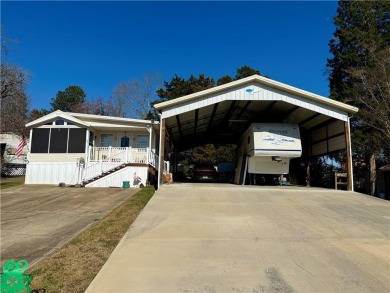 Lake Home Sale Pending in Georgetown, Georgia
