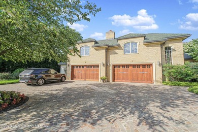 A rare luxury oceanfront estate offering sweeping, unobstructed - photo 5