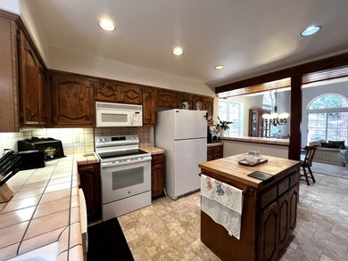 Charming mountain home in desirable Lake Almanor West! This - photo 3